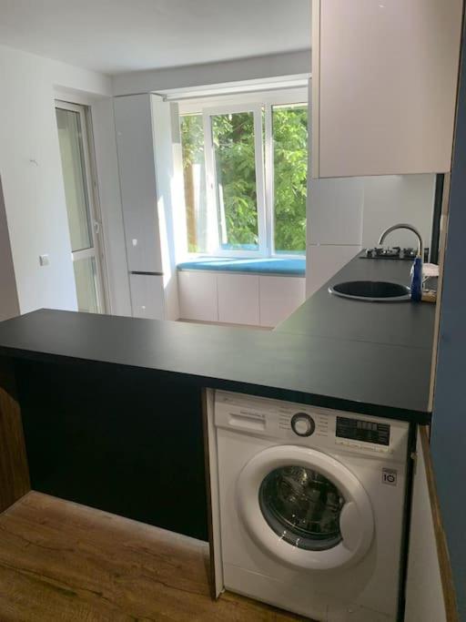 Lev Tolstoi Studio Apartment Кишинев Екстериор снимка